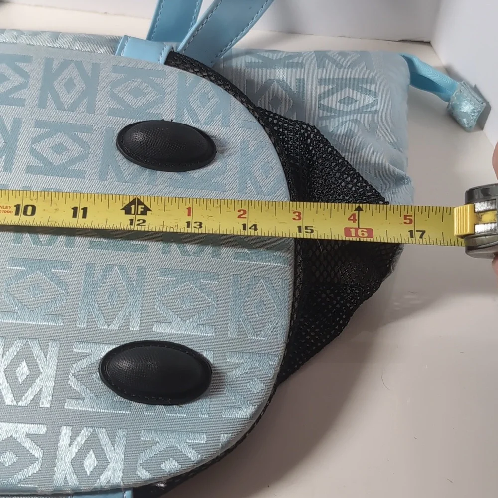 Ventilated Pet Carrier - Light Blue